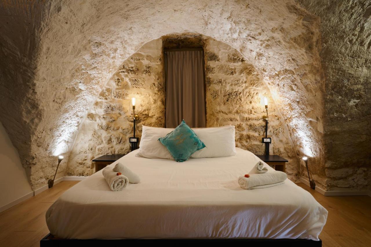 Gefen Room